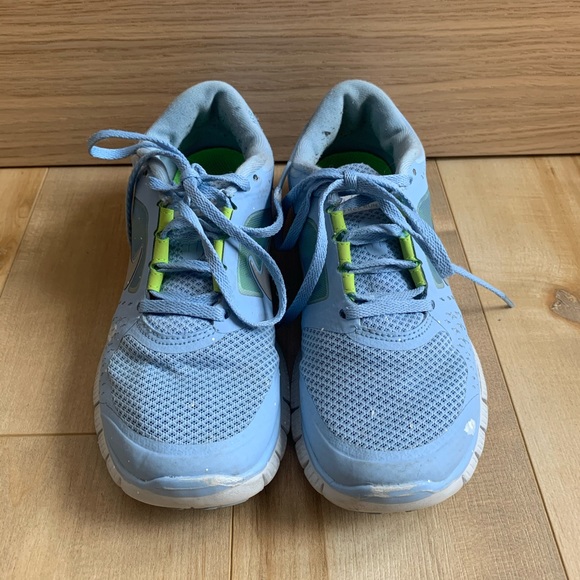 Nike Sneakers - Picture 2 of 4